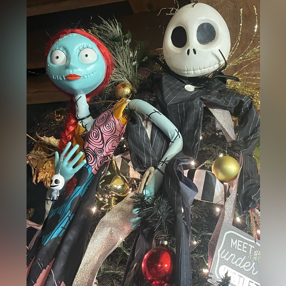 Jack Skellington & Sally From “The Nightmare Before Christmas” Halloween Figures - Picture 4 of 16